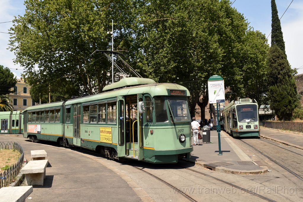 4045-0032-250716.jpg - ATAC 7017 + 9015 / Piazza di Porta Maggiore 25.7.2016