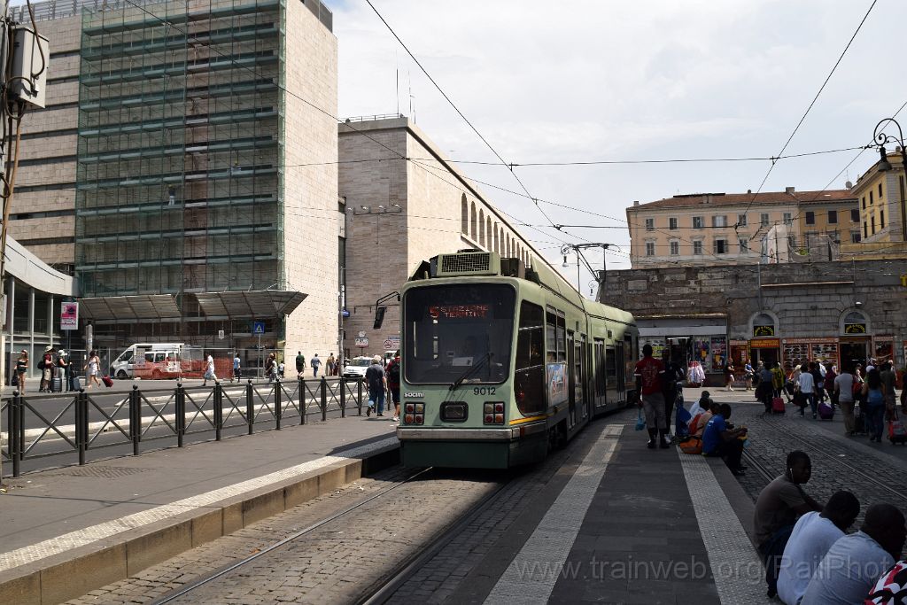 4045-0049-250716.jpg - ATAC 9012 / Piazza Termini 25.7.2016