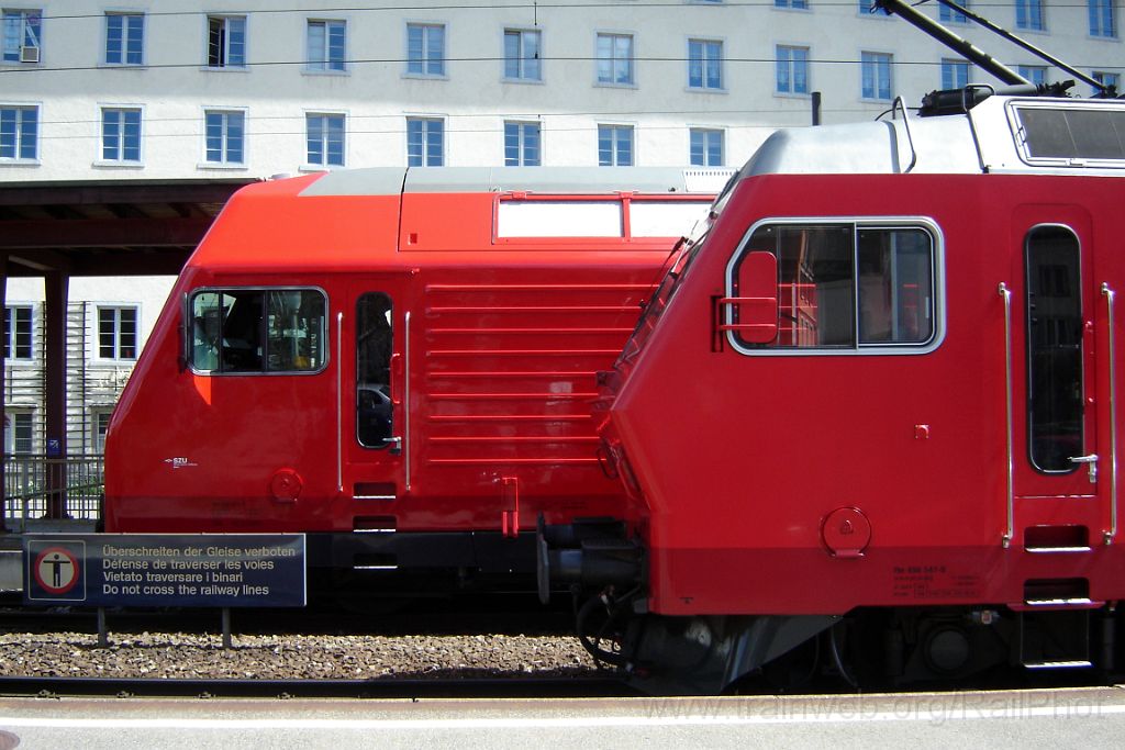 1463-0045-190408.jpg - SZU Re 456.551-1 + Re 456.547-9 / Langnau-Gattikon 19.4.2008