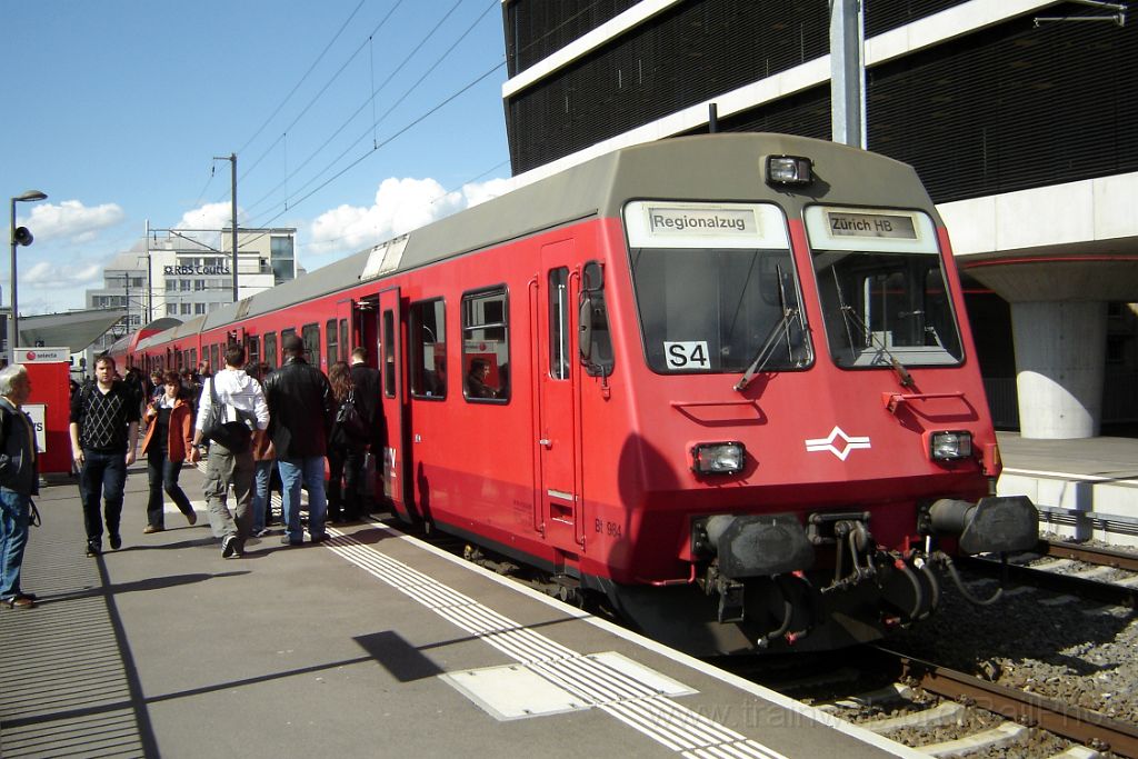 1465-0024-190408.jpg - SZU Bt 984 / Saalsporthalle 19.4.2008