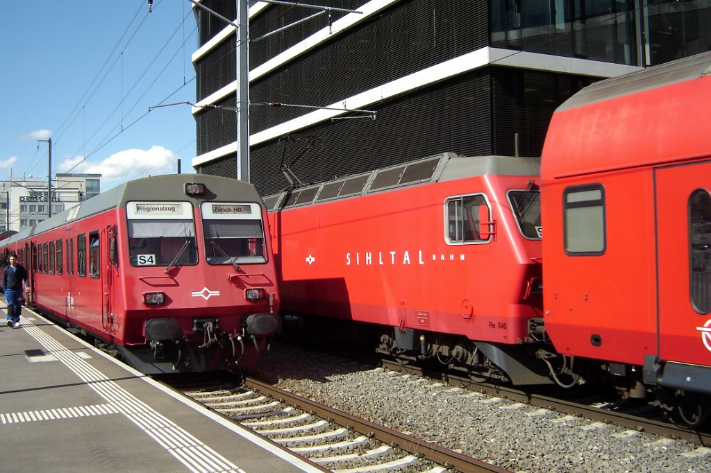 1465-0036-190408.jpg - SZU Bt 985 + Re 456.546-1 / Saalsporthalle 19.4.2008