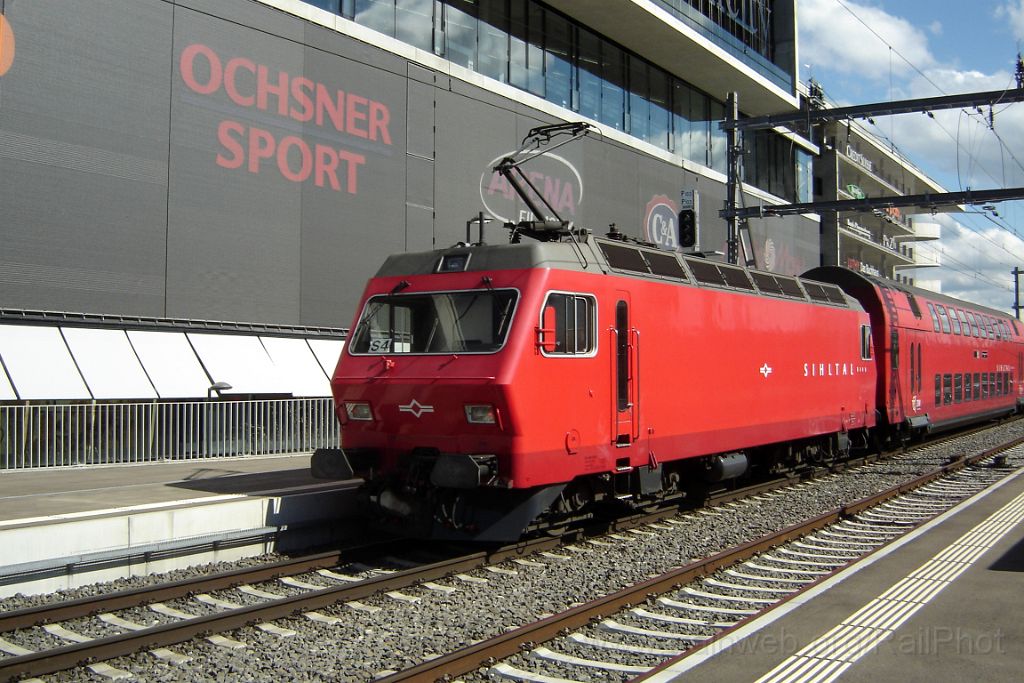 1465-0037-190408.jpg - SZU Re 456.546-1 / Saalsporthalle 19.4.2008