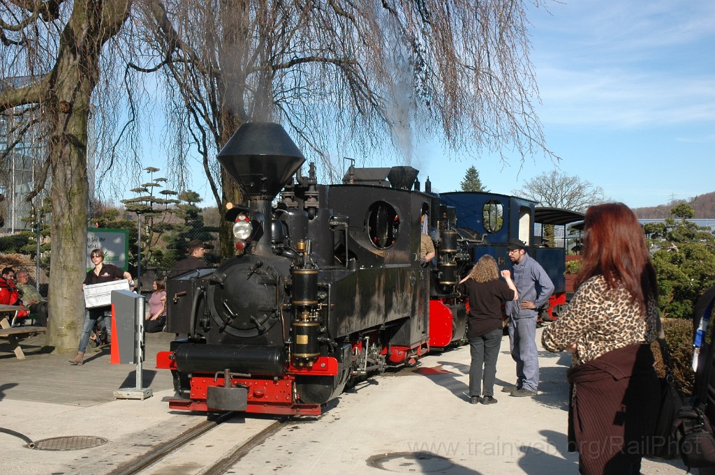 2758-0031-140413.jpg - SchBB G 4/4 7349 "Taxus" + G 3/3 13585 "Sequoia" / Schinznach 14.4.2013