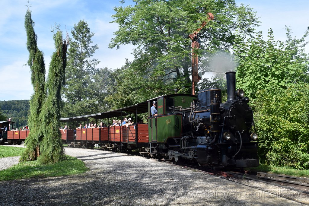 10007-0018-070925.jpg - SchBB G 2/2 3834 "Molly" / Schinznach (Baumschulsee) 7.9.2025