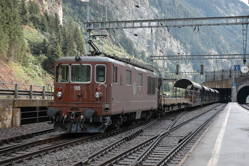 2946-0007-080913.jpg - BLS Re 4/4 195 "Unterseen" / Goppenstein 8.9.2013