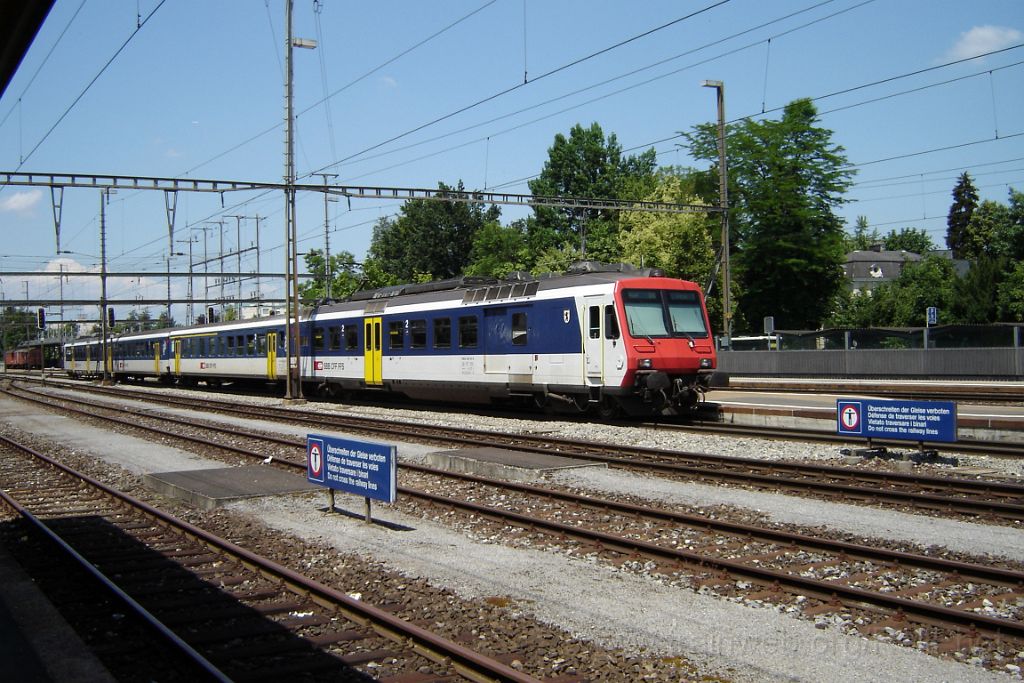 1198-0048-300606.jpg - SBB-CFF RBDe 560.041-6 + Bt 50 85 29-34 932-8 / Wohlen 30.6.2006