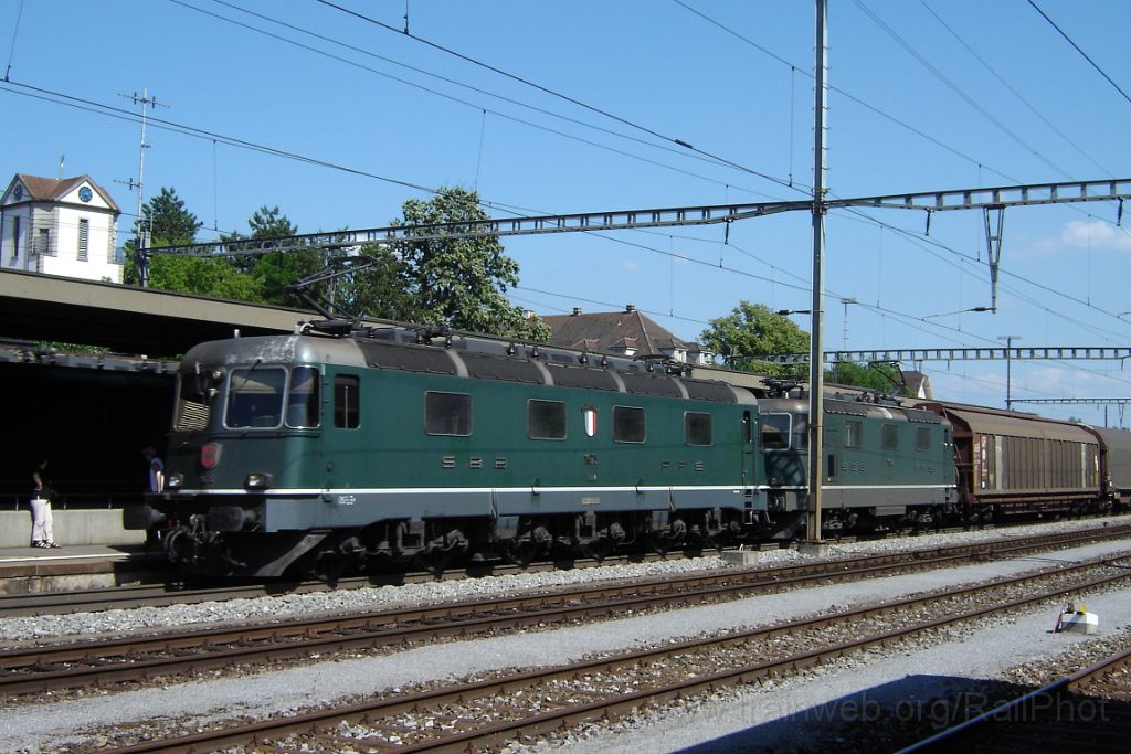 1199-0036-300606.jpg - SBB-CFF Ref 6/6 11675 "Gelterkinden" + Re 4/4'' 11344 / Wohlen 30.6.2006