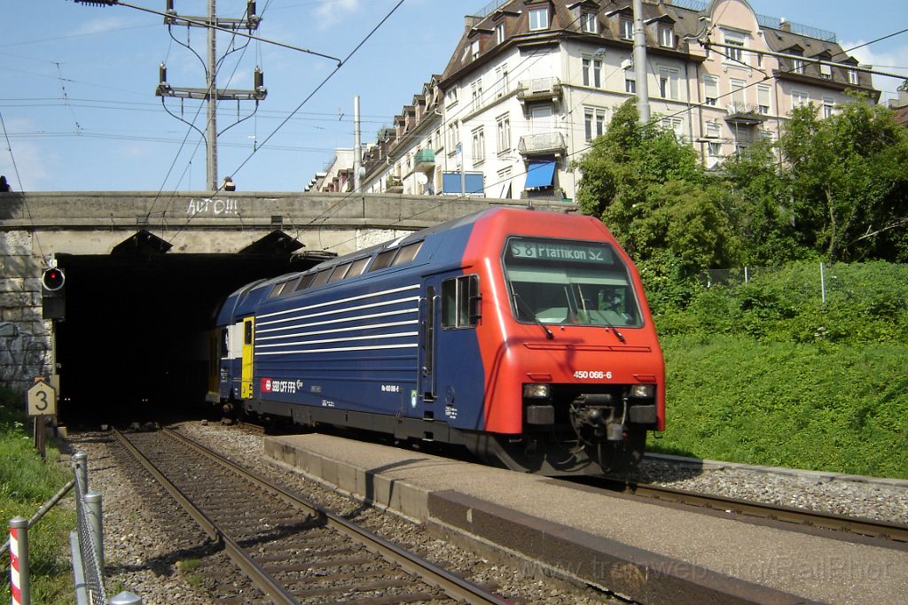 1201-0004-080706.jpg - SBB-CFF Re 450.066-6 "Neerach" / Zürich-Wipkingen 8.7.2006