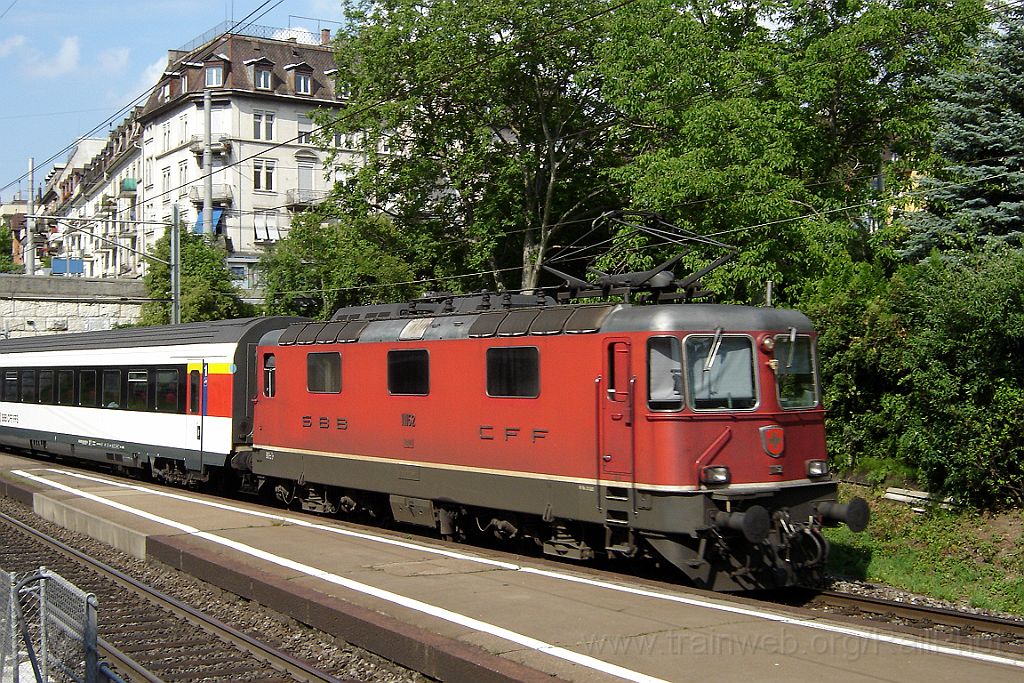 1201-0006-080706.jpg - SBB-CFF Re 4/4'' 11152 / Zürich-Wipkingen 8.7.2006