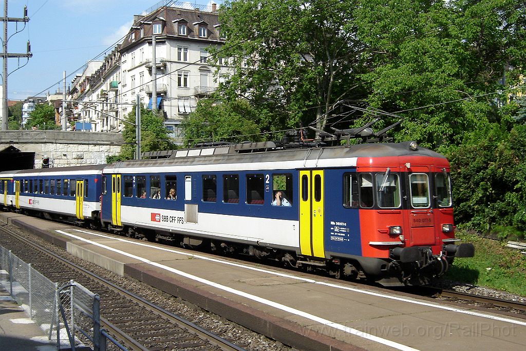 1201-0008-080706.jpg - SBB-CFF RBe 540.077-5 / Zürich-Wipkingen 8.7.2006