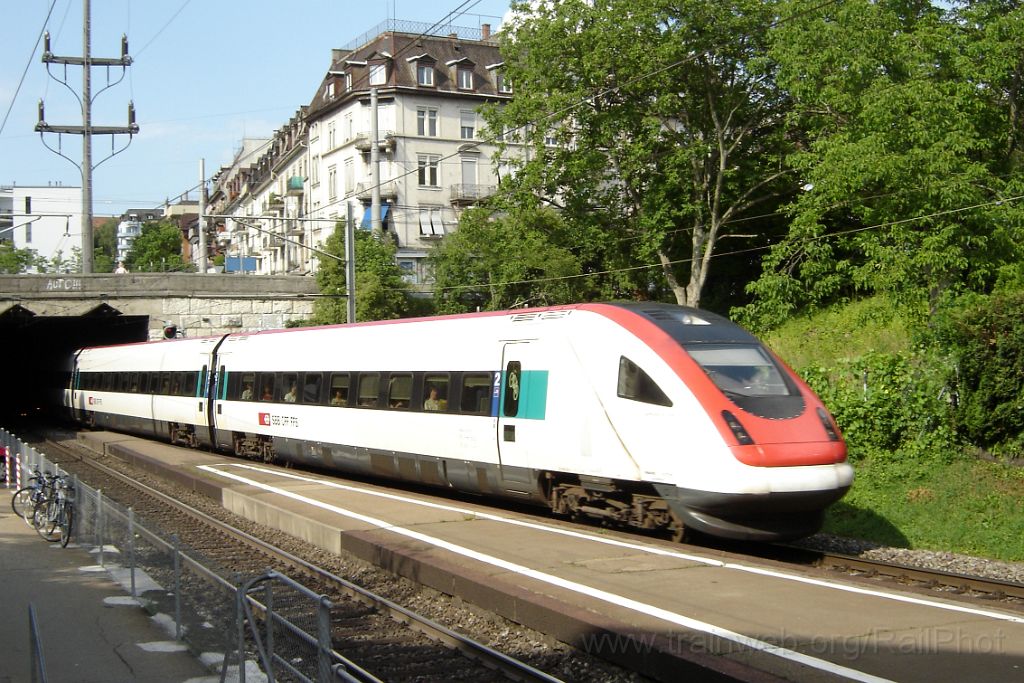 1201-0016-080706.jpg - SBB-CFF ICN RABDe 500.003-9 "Germaine de Staël" / Zürich-Wipkingen 8.7.2006