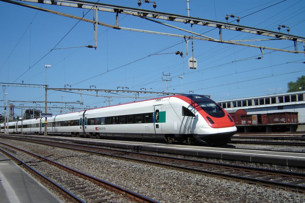 1203-0004-100706.jpg - SBB-CFF ICN RABDe 500.040-1 "Graf Zeppelin" / Effretikon 10.7.2006