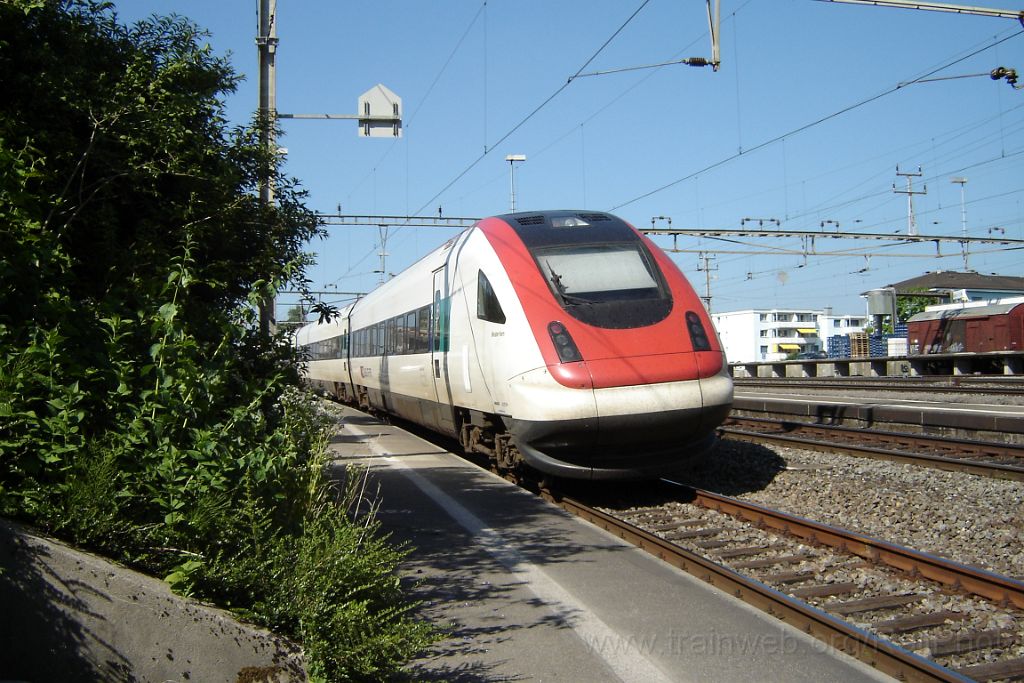 1203-0039-100706.jpg - SBB-CFF ICN RABDe 500.036-9 "Minister Kern" / Effretikon 10.7.2006