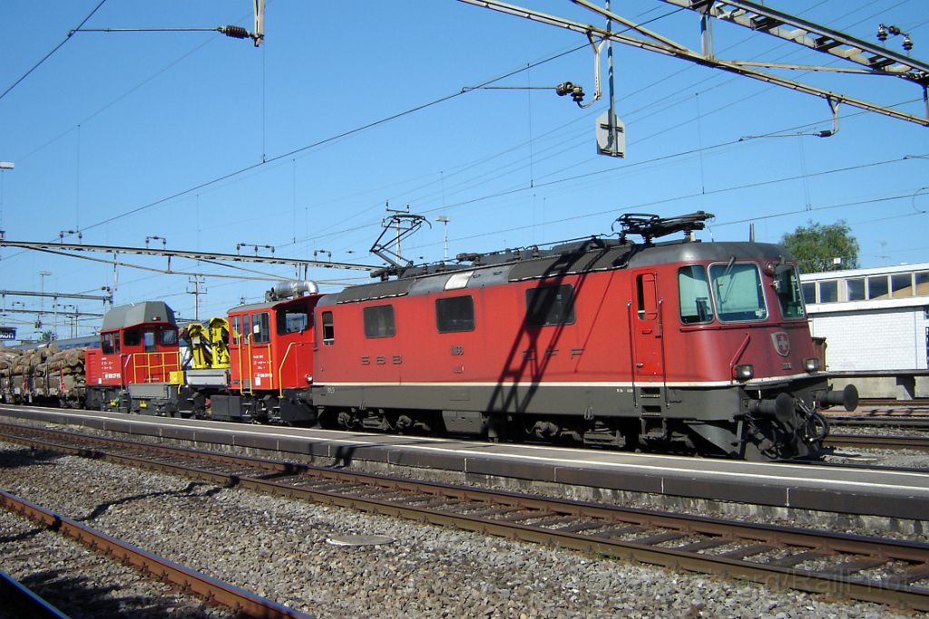 1204-0013-100706.jpg - SBB-CFF Ref 4/4" 11168 + Tm 232.004-2 + Tm 234.079-2 / Effretikon 10.7.2006