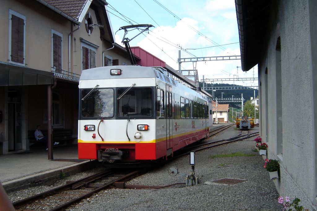 1212-0036-230806.jpg - TRN ABe 4/4 7 / Les Ponts-de-Martel 23.8.2006