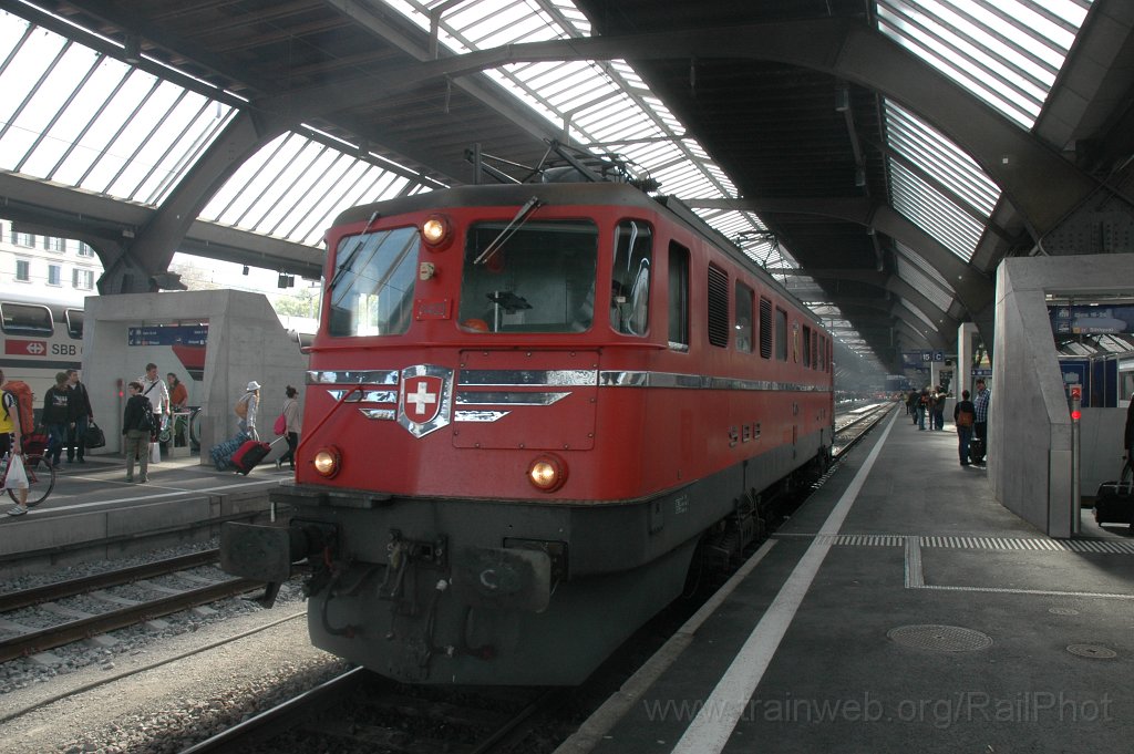 2368-0029-280412.jpg - SBB-CFF Ae 6/6 11425 «Genève» / Zürich HB 28.4.2012