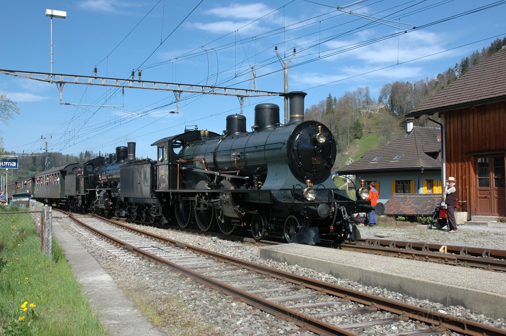 2368-0037-280412.jpg - SBB-CFF A 3/5 705 + B 3/4 1367 / Bauma 28.4.2012