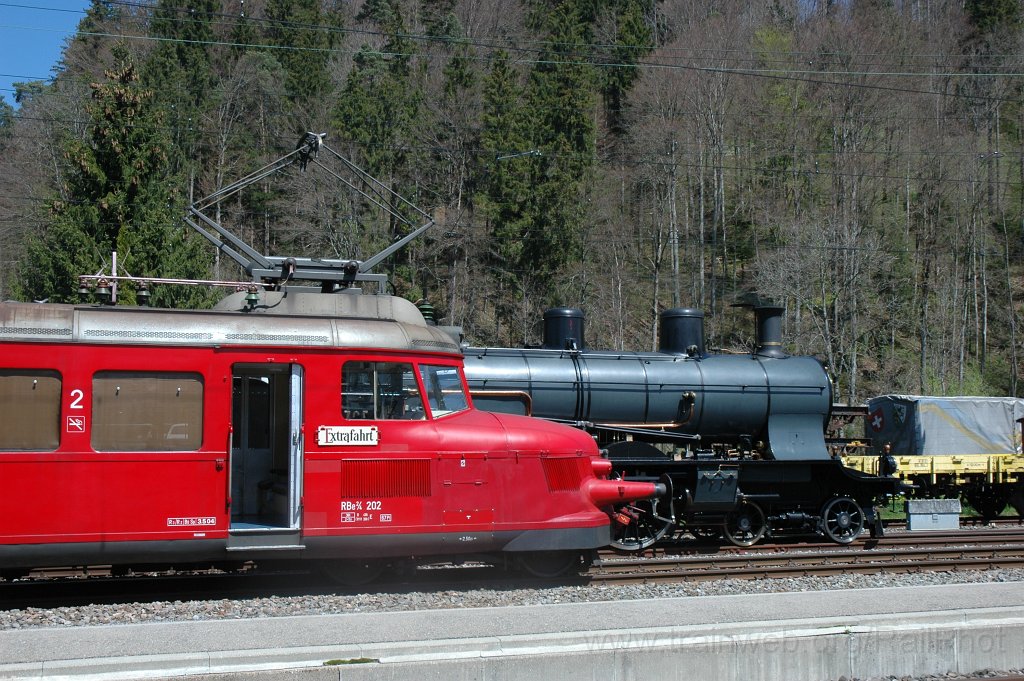 2373-0013-280412.jpg - OeBB RBe 2/4 202 + SBB-CFF A 3/5 705/ Bauma 28.4.2012
