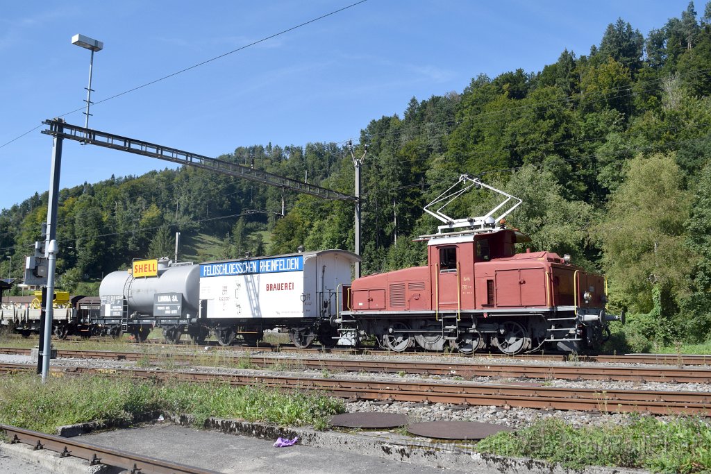 9997-0011-060925.jpg - DVZO Ee 3/3 16363 + P 516355 "Feldschlösschen Rheinfelden" + Pa.530156 "Shell" / Bauma 6.9.2025