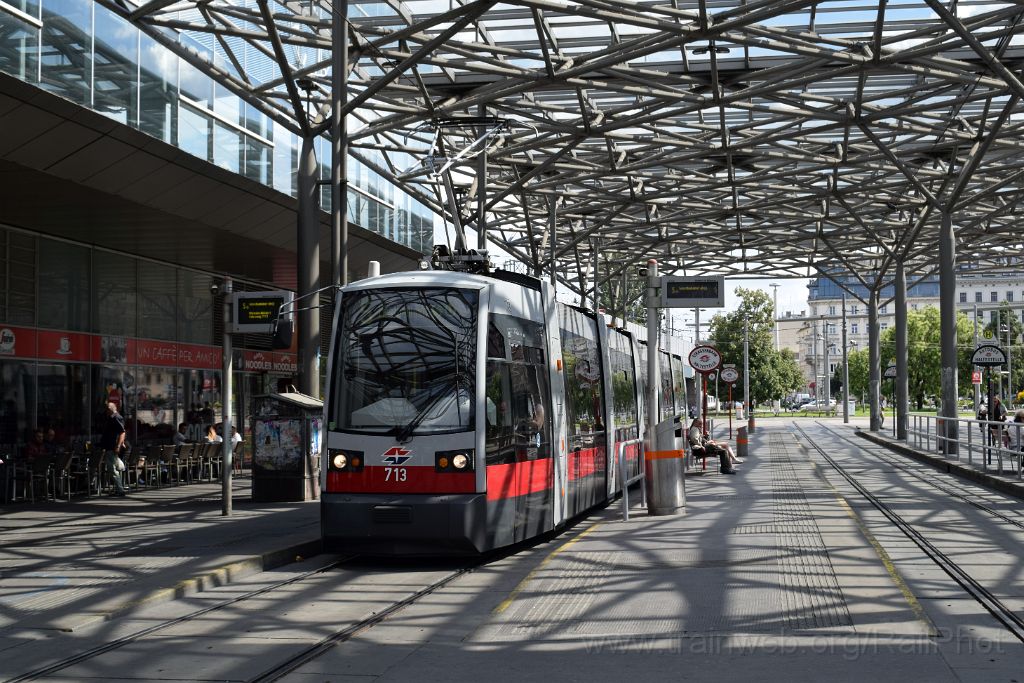 5064-0044-130718.jpg - WVB ULF-B1 713 / Praterstern 13.7.2018