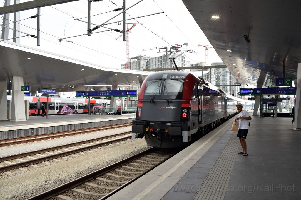 5073-0036-160718.jpg - ÖBB 1216.229 / Wien Hbf 16.7.2018