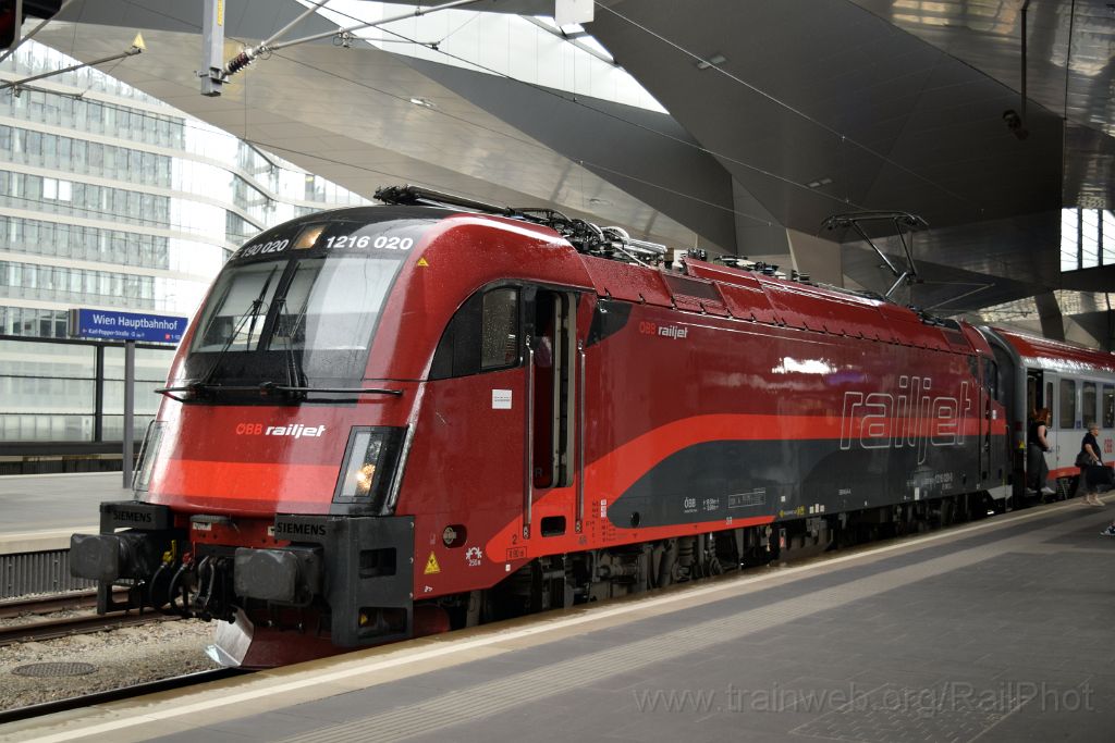 5075-0032-160718.jpg - ÖBB 1216.020 / E 190.020 / Wien Hbf 16.7.2018