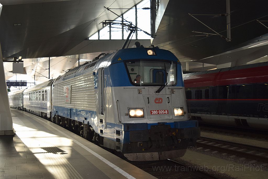 5076-0043-160718.jpg - CD 380.020-8 / Wien Hbf 16.7.2018