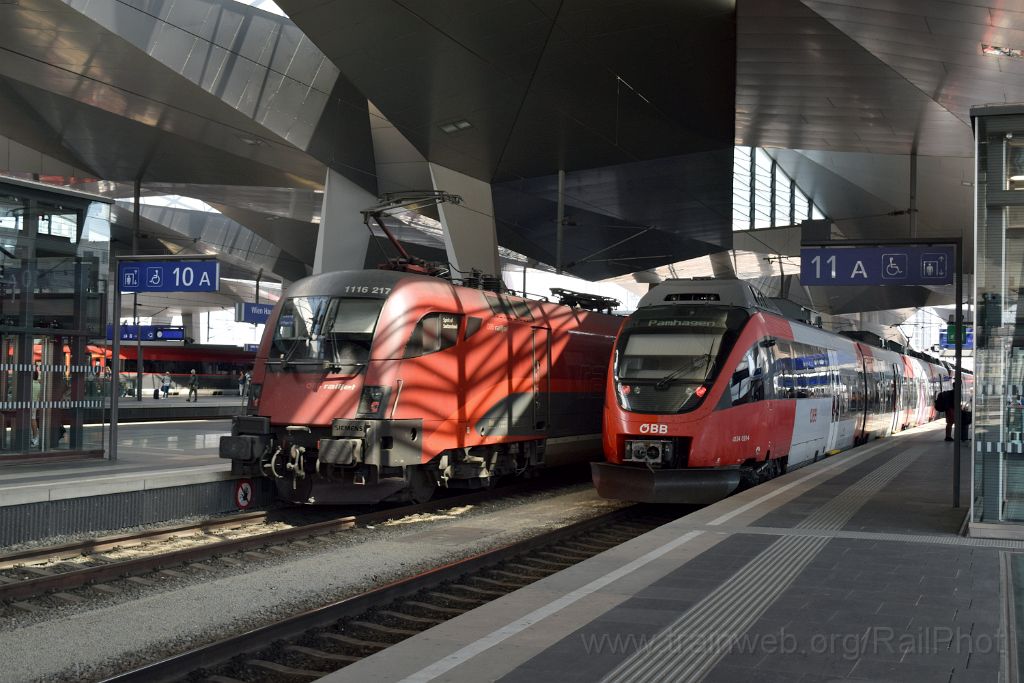 5080-0014-170718.jpg - ÖBB 4124.033-4 + 1116.217 "Spirit of Switzerland" / Wien Hbf 17.7.2018