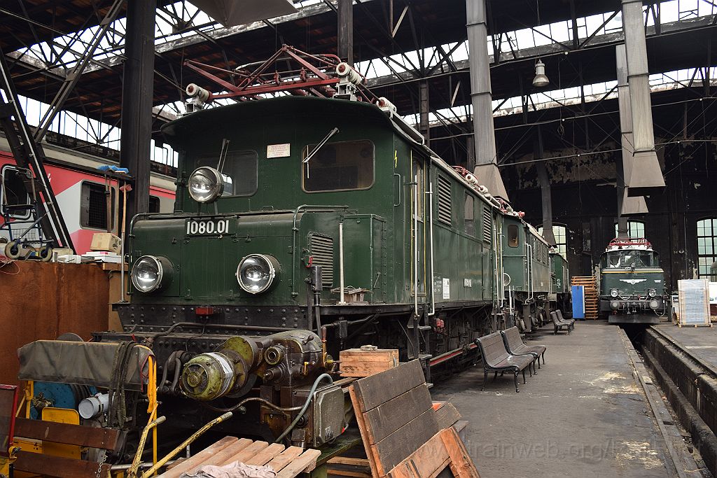 5093-0014-210718.jpg - ÖBB 1080.01 + 1245.04 + 1020.47 / Strasshof (Heizhaus) 21.7.2018