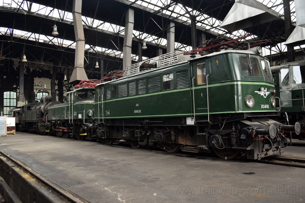 5093-0017-210718.jpg - ÖBB 1040.01 + 1062.07 / Strasshof (Heizhaus) 21.7.2018