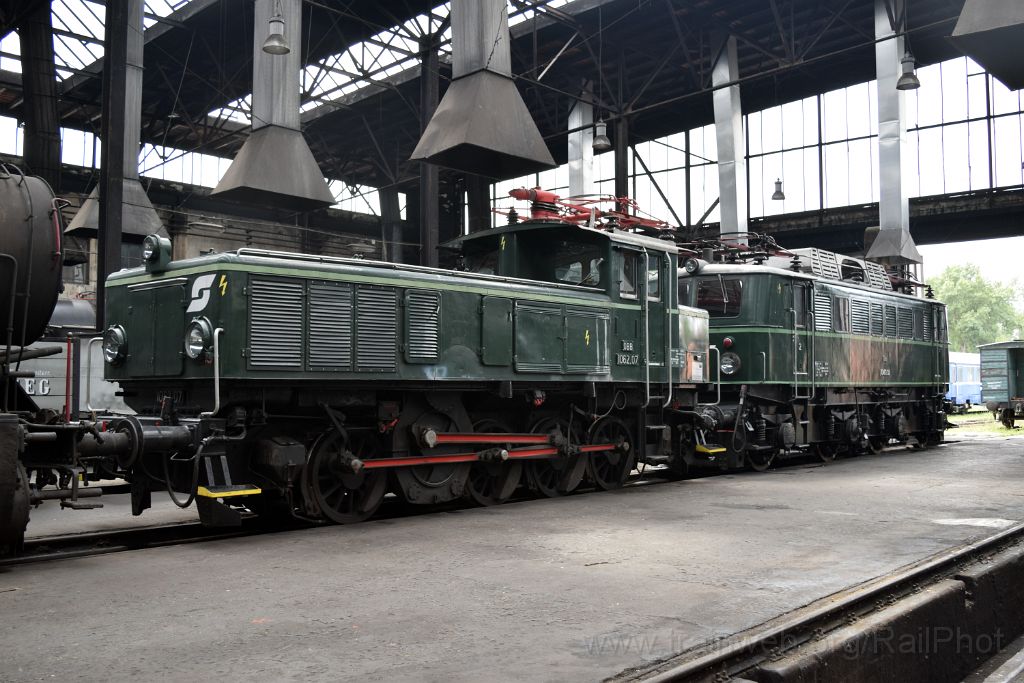 5093-0028-210718.jpg - ÖBB 1062.07 + 1040.01 / Strasshof (Heizhaus) 21.7.2018