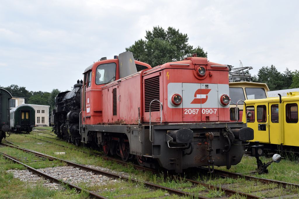 5094-0039-210718.jpg - 1.ÖSEK 2067.090-7 + kkStB 310.23 / Strasshof (Heizhaus) 21.7.2018