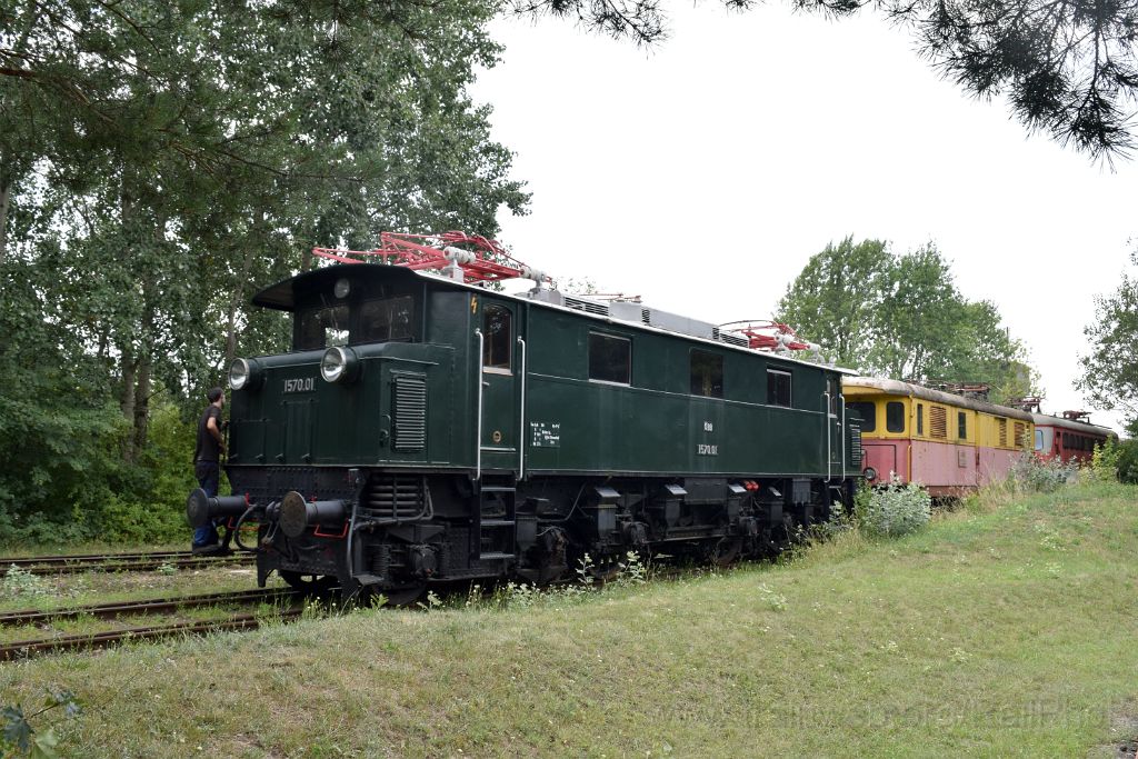 5096-0033-210718.jpg - ÖBB 1570.01 / Strasshof (Heizhaus) 21.7.2018