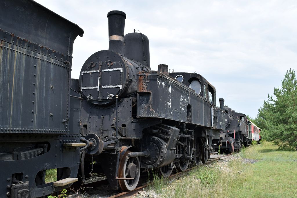 5097-0030-210718.jpg - kkStB 229.222 + ÖBB 93.1403 / Strasshof (Heizhaus) 21.7.2018