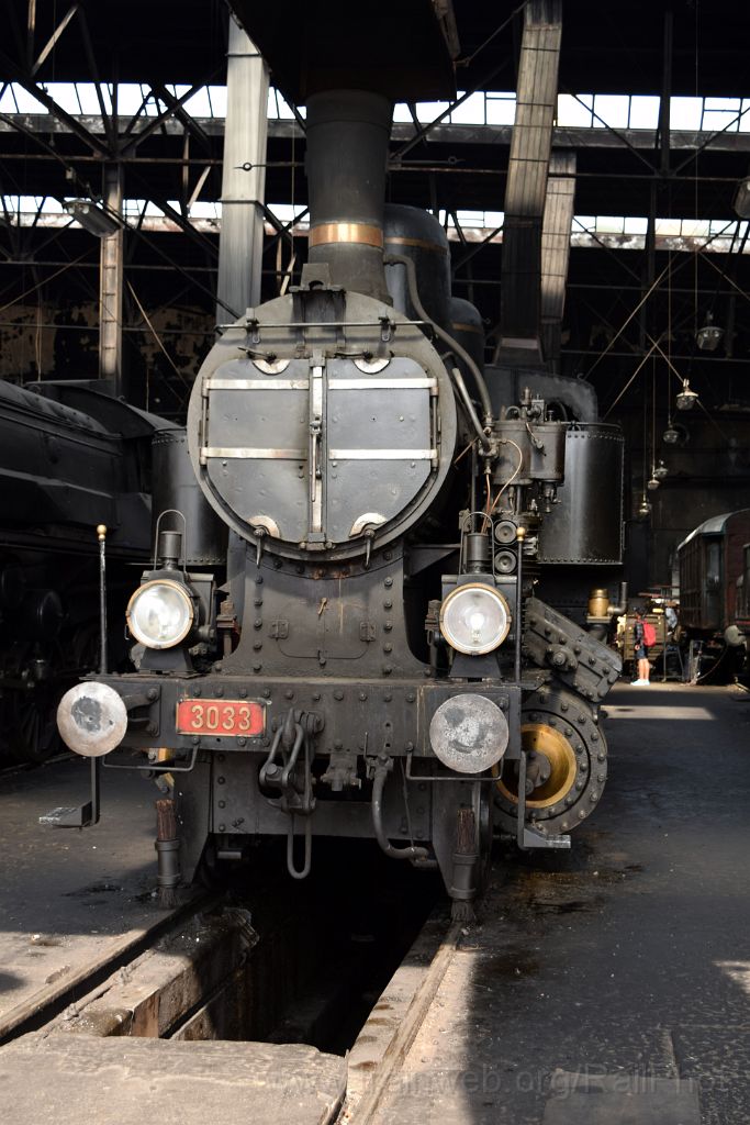 5098-0046-210718.jpg - kkStB 30.33 / Strasshof (Heizhaus) 21.7.2018