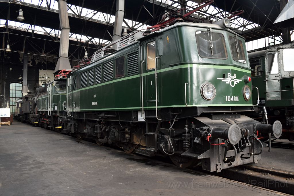 5099-0001-210718.jpg - ÖBB 1040.01 + 1062.07 / Strasshof (Heizhaus) 21.7.2018