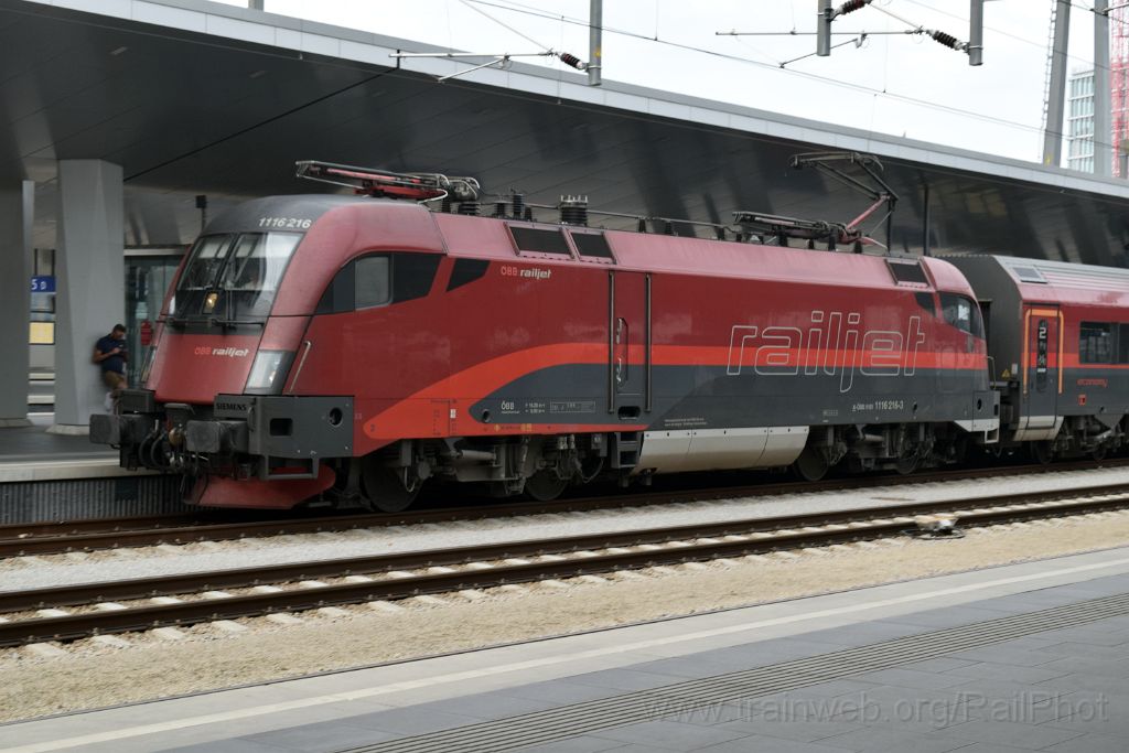 5103-0044-220718.jpg - ÖBB 1116.216 / Wien Hbf 22.7.2018