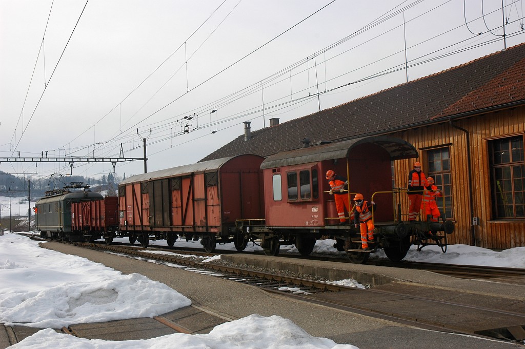 1625-0022-140309.jpg - DVZO X 404 + SRT Re 416.628-6 / Bauma 14.3.2009