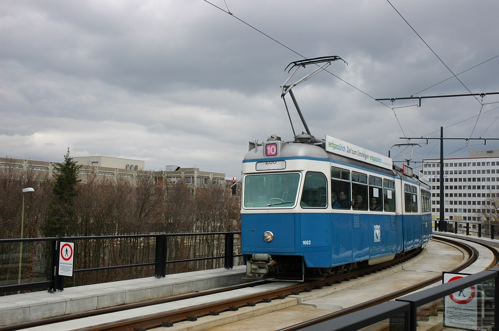 1631-0013-150309.jpg - VBZ Be 4/6 1662 + 1725 / Bahnhof Balsberg 15.3.2009