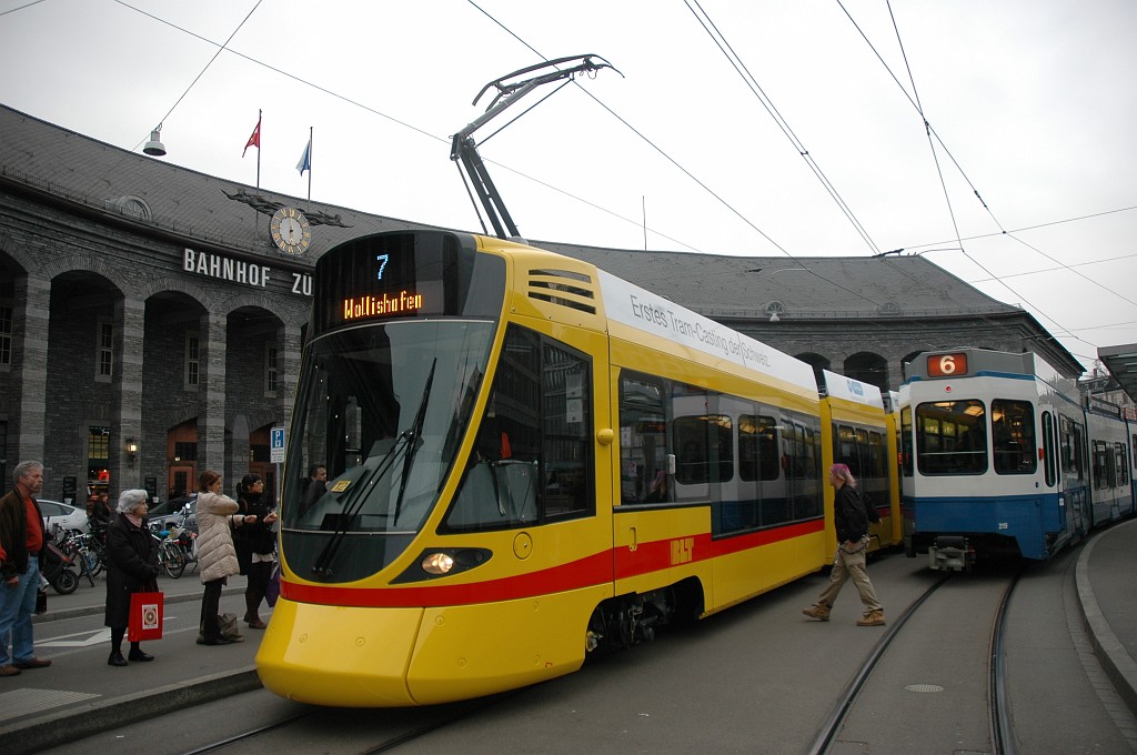 1636-0035-010409.jpg - BLT Be 6/10 154 + VBZ Be 4/8 2119 / Bahnhof Enge 1.4.2009