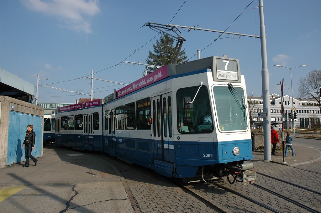1637-0041-030409.jpg - VBZ Be 4/6'' 2082 / Bahnhof Stettbach 3.4.2009