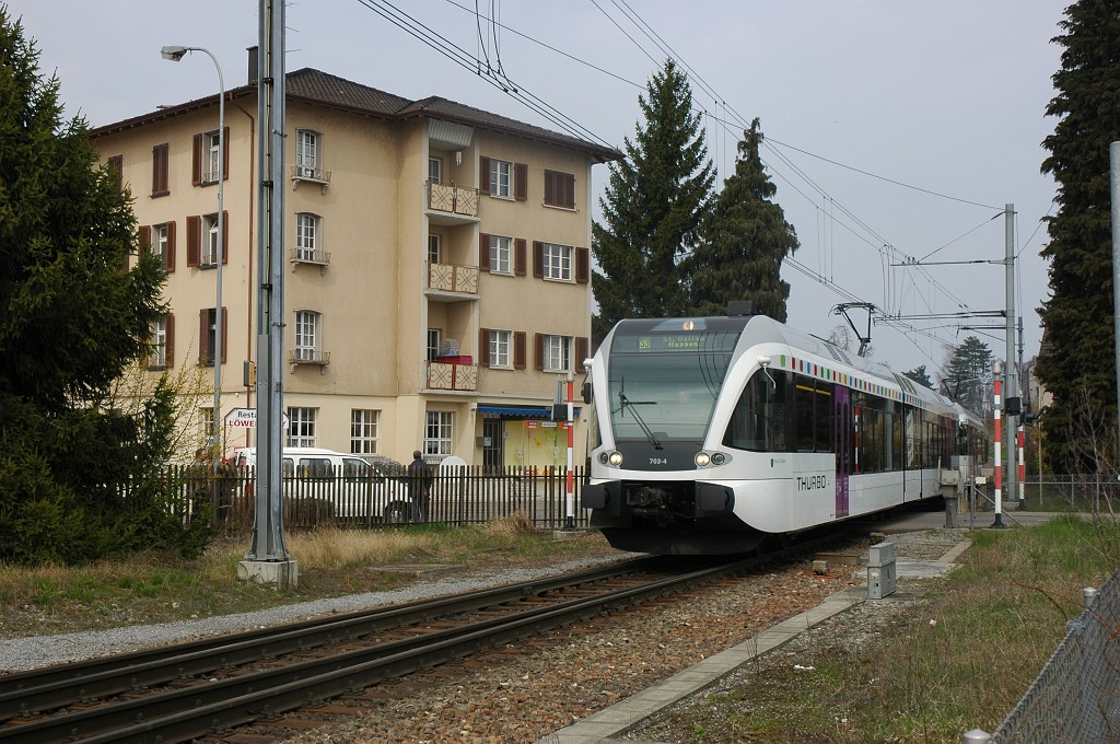 1638-0029-040409.jpg - Thurbo RABe 526.703-4 «Kanton St.Gallen» / Romanshorn (Bankstrasse) 4.4.2009