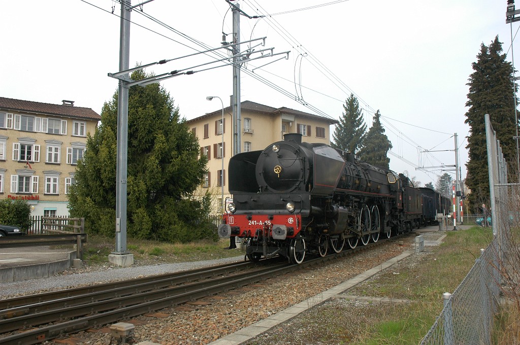 1638-0039-040409.jpg - SNCF 1-241 A 65 / Romanshorn (Bankstrasse) 4.4.2009