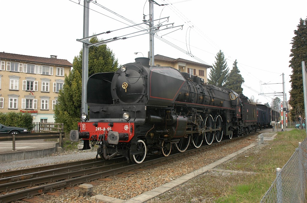1638-0040-040409.jpg - SNCF 1-241 A 65 / Romanshorn (Bankstrasse) 4.4.2009