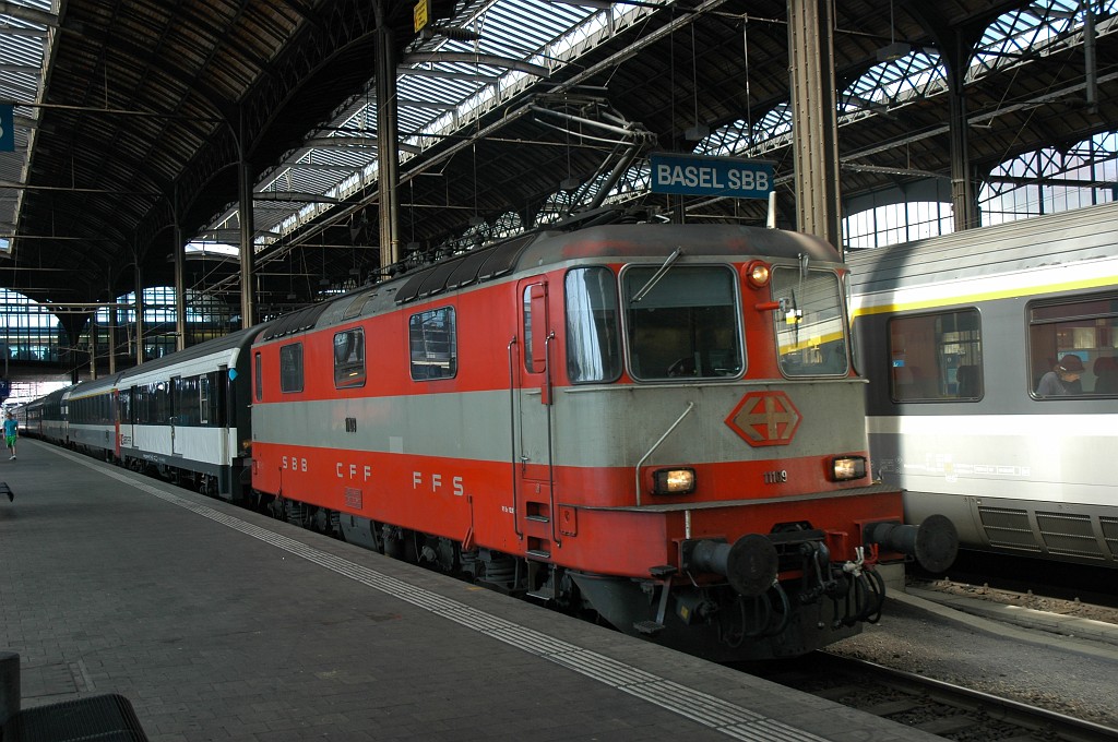 1645-0015-100409.jpg - SBB-CFF Re 4/4'' 11109 / Basel SBB 10.4.2009