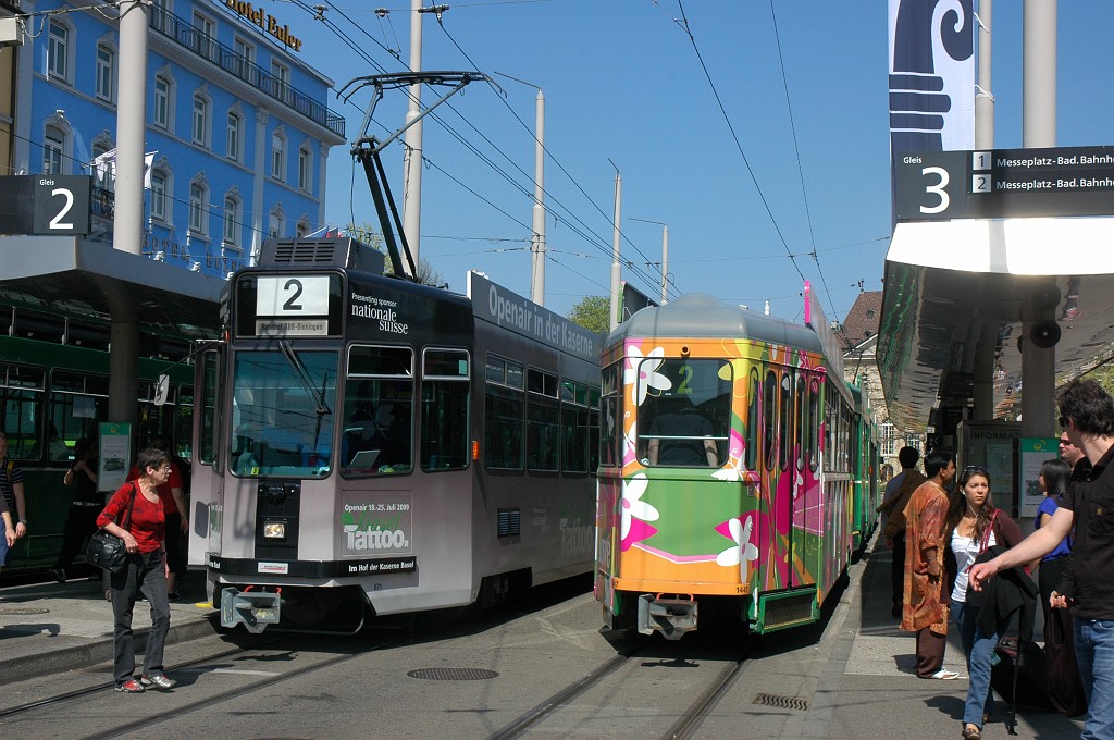 1646-0046-100409.jpg - BVB Be 4/6 671 «Basel Tattoo» + BVB B4 1447 «Love U» / Centralbahnplatz 10.4.2009