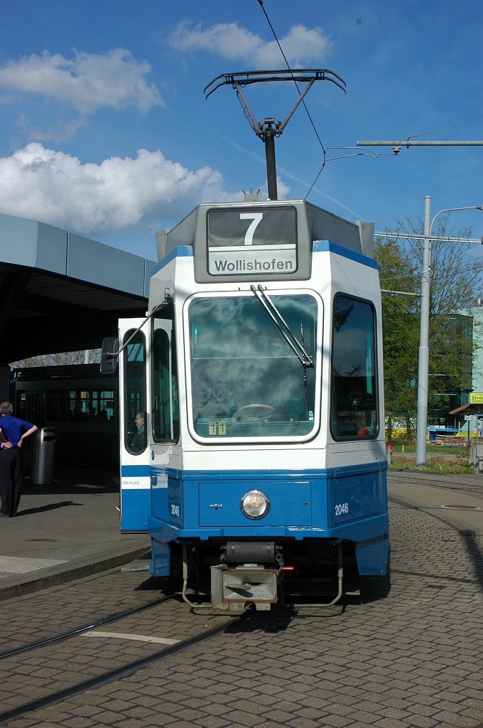 1648-0022-170409.jpg - VBZ Be 4/6'' 2046 / Bahnhof Stettbach 17.4.2009