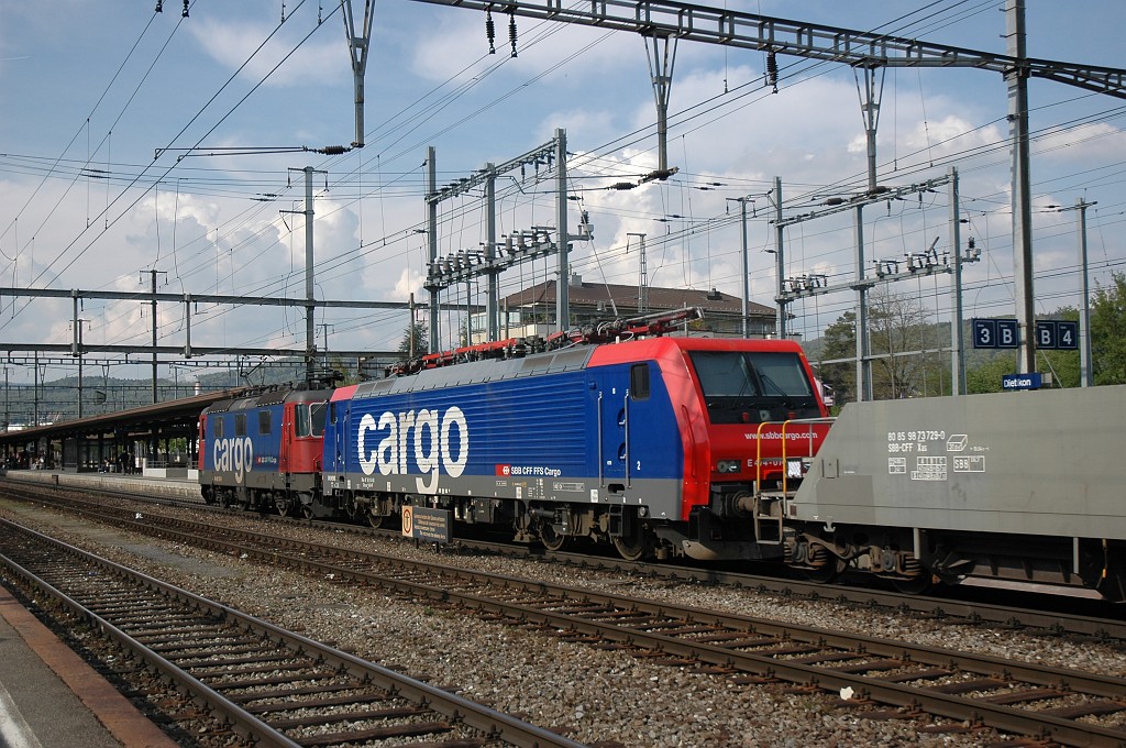 1649-0049-200409.jpg - SBB-CFF Re 420.186-9 + Re 474.014-8 / Dietikon 20.4.2009