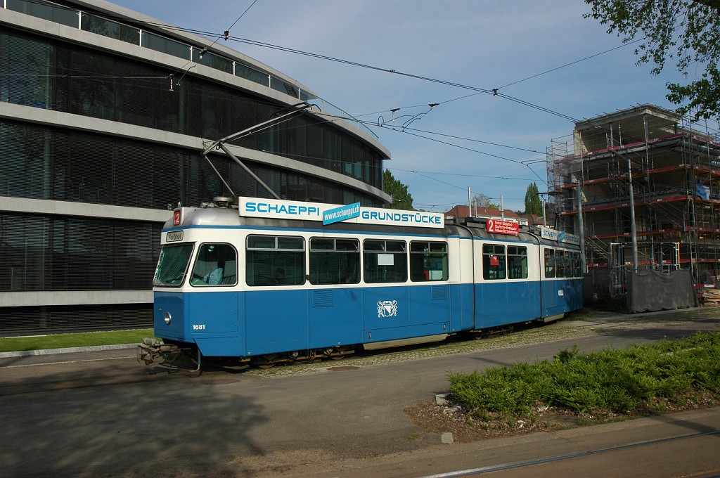 1657-0019-250409.jpg - VBZ Be 4/6 1681 / Bahnhof Tiefenbrunnen 25.4.2009