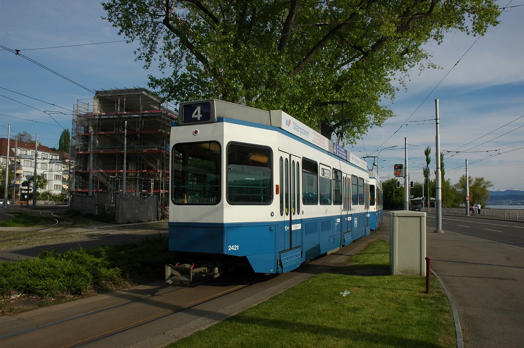 1657-0039-250409.jpg - VBZ Be 4/6' 2055 + Be 2/4 2421 / Bahnhof Tiefenbrunnen 25.4.2009